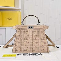 حقيبة فيندي بيكابو اي سي يو 27سم شعار ff جلد لون ب...