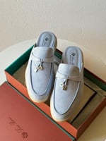 سليبر نسائي شتوي لوروبيانا شمواه بلون رمادي فاتح