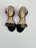 صندل نسائي أنيق جوتشي بلون أسود فخم
