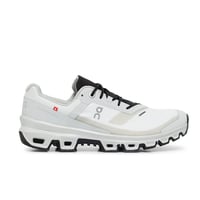 كلاود فينترو شوز أون رانينج وايت بلاك