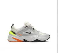 حذاء نايك ام تو كي تينكو وايت كول اورانج