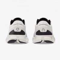 حذاء كلاود X أون رانينج بلاك وايت