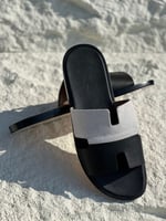 سليبر هيرميس رجالي بلون أسود مع أبيض