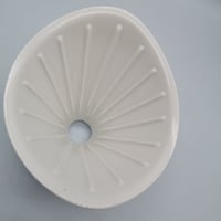 قمع سيراميك نصف القمر - اسود وابيض | V60 Dripper