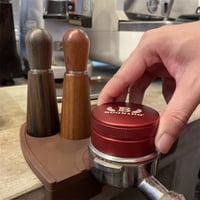 مفكك تكتلات القهوة - مع حامل خشبي