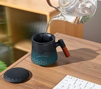 كوب سيراميك مسكة خشبية مع مصفاة - 400 مل | Cup Cer...