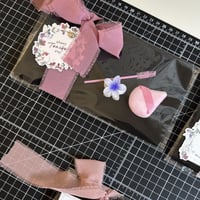 توزيعات يوم المعلم ( محفظة)