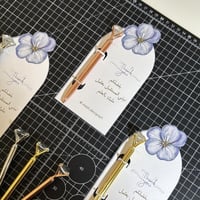 هدايا يوم المعلم ( قلم + كرت )