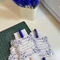 هدية العودة للمدرسة ( قلم أزرق )