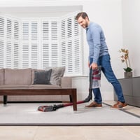 مكنسة Shark اللاسلكية مقاومة لتشابك الشعر مع تقنية...