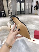 كعب فلنتينو الارتفاع ٧ سم - اسود