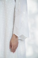 جلابية لنن مطرز قصه تحت روكاما ابيض