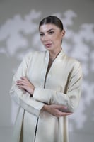 عباية لنن تطريز الكم والجوانب بكسرة بيج