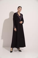 عباية كريب ياقة قلاب مشجر كم حزام موف