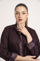 عبايه كتان قلاب وجيوب تحديد قيطان عنابي