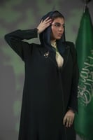 عباية اليوم الوطني كريب بالطو دقة مكينة ابيض