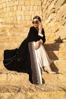 عباية مخمل بني الياقه روكاما و كريب تطريز