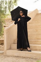 عبايه بالطو دقه مكينه اسود بفستان