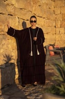 عباية مخمل عنابي فراشة تطريز الاسورة والياقة هدب