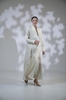 عباية لنن تطريز الكم والجوانب بكسرة بيج