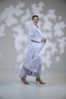 عباية لنن تطريز الكم والجوانب بكسرة موف