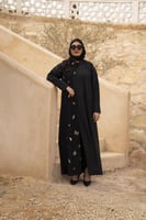 عباية كولة كتان ولنن مطرز فراشات اسود