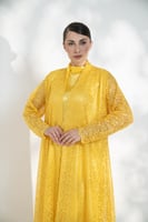 جلابية تل مطرز بفستان كوله اصفر