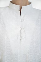 جلابية لنن مطرز قصه تحت روكاما ابيض