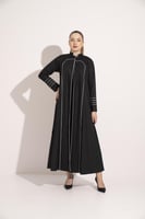 عباية كتان كوله بقيطان اسود ع الكم اسود