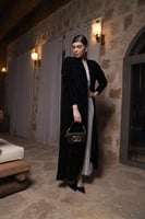 عباية مخمل اسود شك خرز كامل اسود