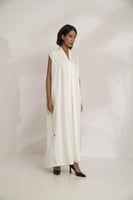 فستان قصة سبعة كسرة امامية ابيض