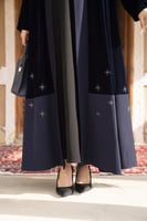 عبايه مخمل تطريز قصه تحت بكريب خفيف كحلي