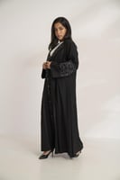 عبايه كتان كم مربع لنن مطرز اسود