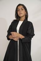 عبايه دبل كلوش ياقه مقلم اسود اسود