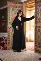 عبايه كريب طبقتين مخمل مقلم اسود