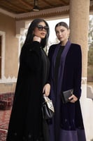 عبايه مخمل تطريز قصه تحت بكريب خفيف موف