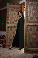 عبايه كريب مخمل ساده اسود