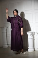 جلابيه لنن مطرزه فراشه موف