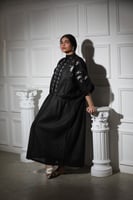 جلابيه لنن مطرزه فراشه اسود