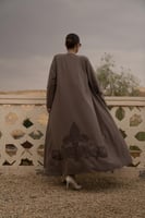 عبايه جوخ ياقه والخلف تطريز ترابي