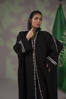 عباية اليوم الوطني لنن اسود بشت تطريز الكم والياقة