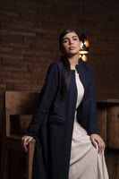 عباية جوخ كحلي خيطين دقة مكينة بجيب مخمل تطريز