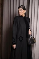 عباية جوخ اسود تطريز الجيب والاسوره وفستان مخمل