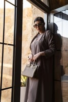 عباية جوخ ترابي تطريز شك الاكتاف والامام