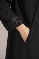 عبايه كتان قلاب وجيوب تحديد قيطان اسود