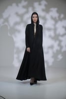 عباية كريب خفيف دبل كلوش سادة اسود بقيطان