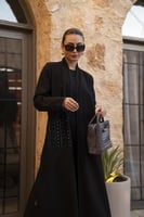 عباية جوخ اسود بقيطان وجيوب مخمل مطرز