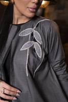 عباية كتان رمادي غامق الياقة دبل قيطان تطريز شك ال...