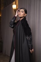 عباية كتان اسود قيطان عنابي كم مخمل مطرز