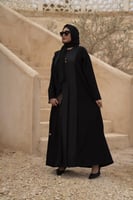 عبايه كريب ياقه دائريه بصوف امامي اسود